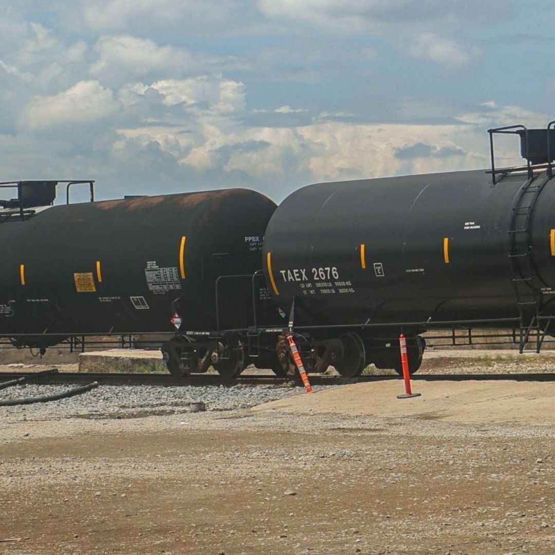 Ferro tanques asegurados con diésel.
